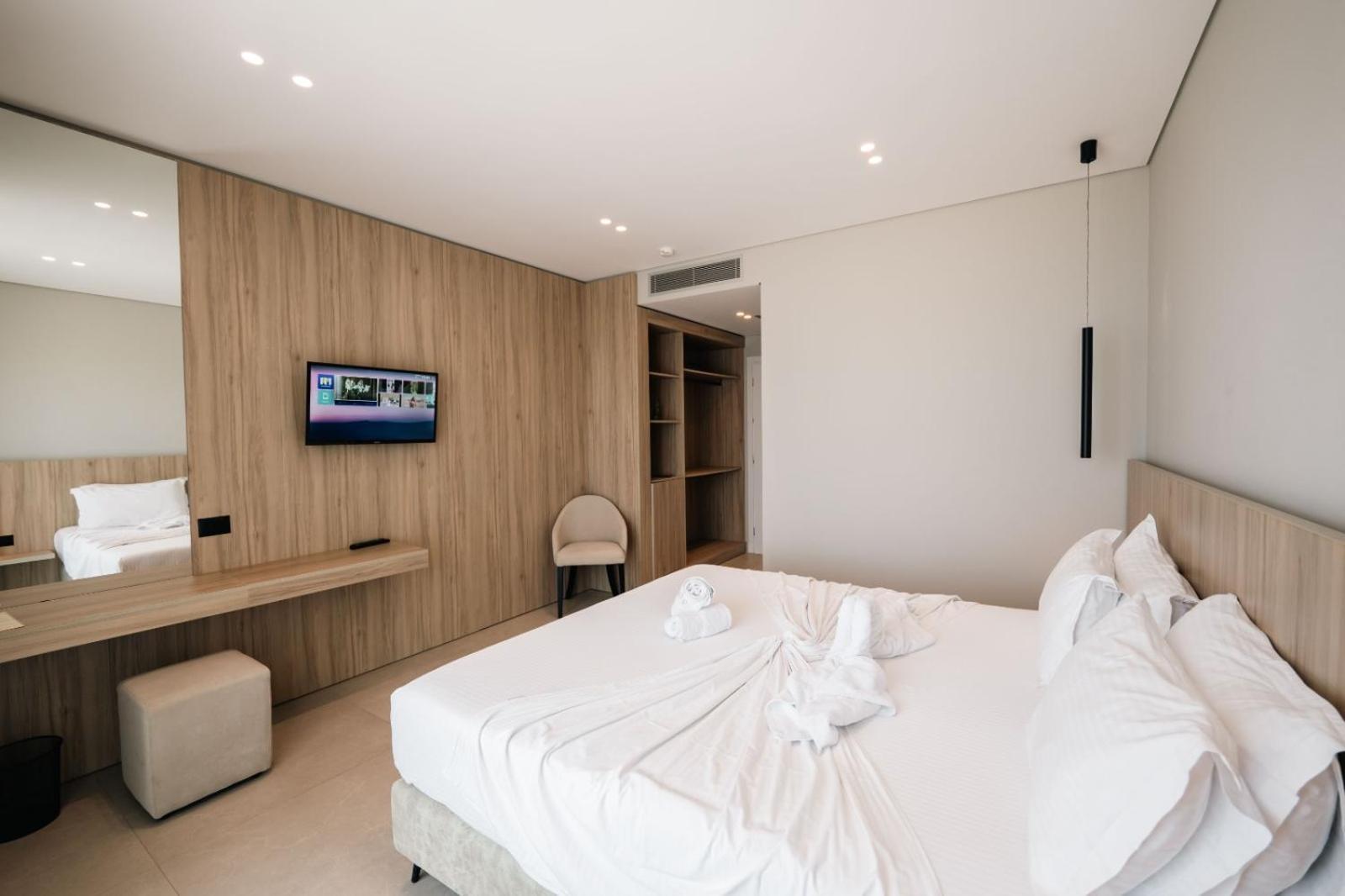 Portanova 4* Sarandë